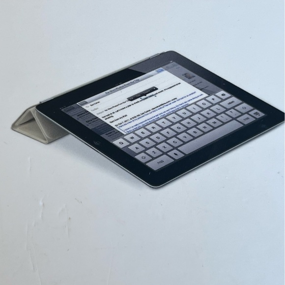 Apple IPad Smart Cover Black Leather - Picture 7 of 9